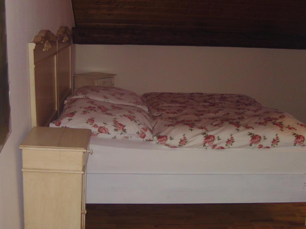 Alte Schreinerei-Auberge Harlekin Randegg Bilik gambar