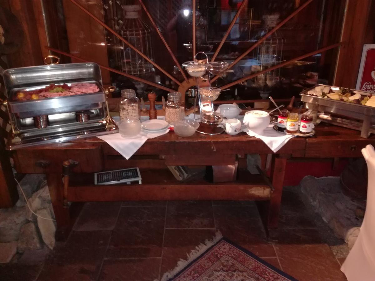 Alte Schreinerei-Auberge Harlekin Randegg Luaran gambar